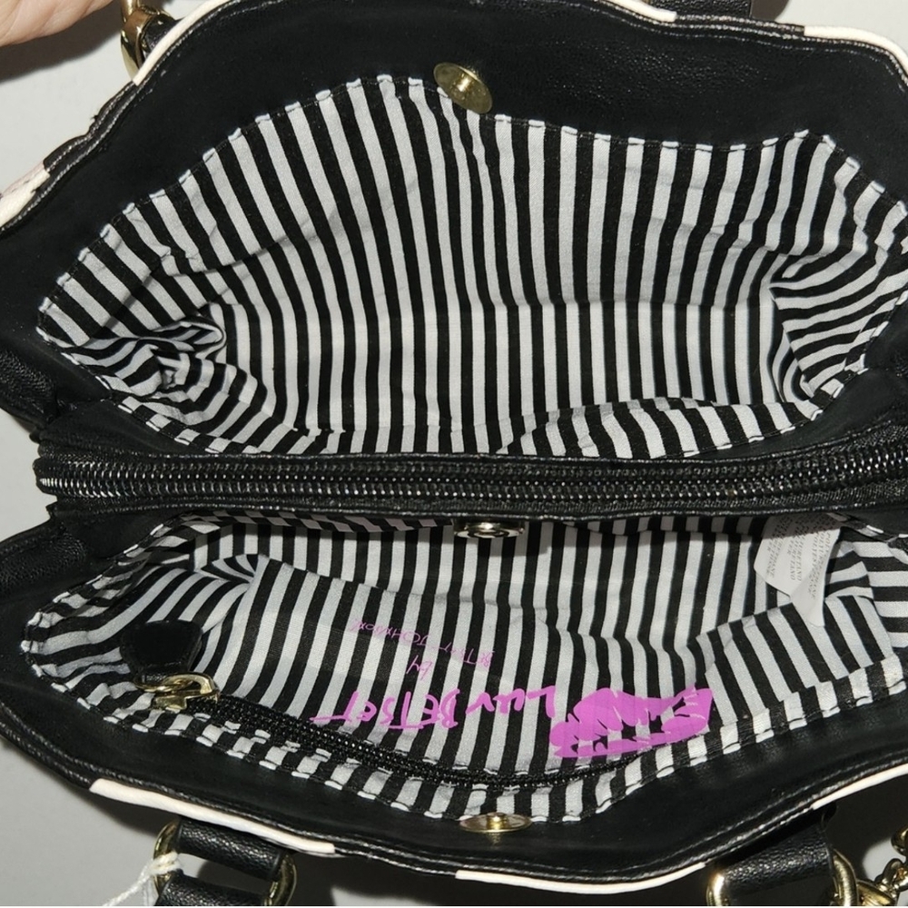 VGUC Betsey Johnson Pink & Black Cat Mini Crossbody Bag with Gold Chain Adorable - Picture 4 of 4